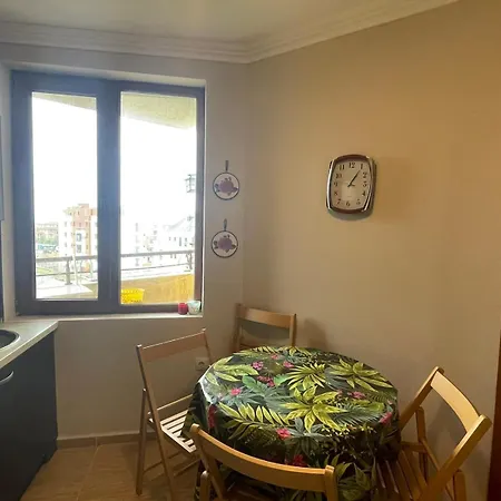 Quiet 1-bed Flat In Antonia Complex By Flat Mаnager Apartman *